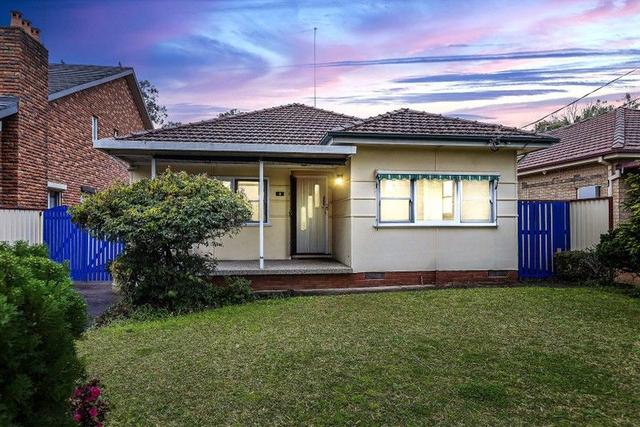 8 Alverstone St, NSW 2210