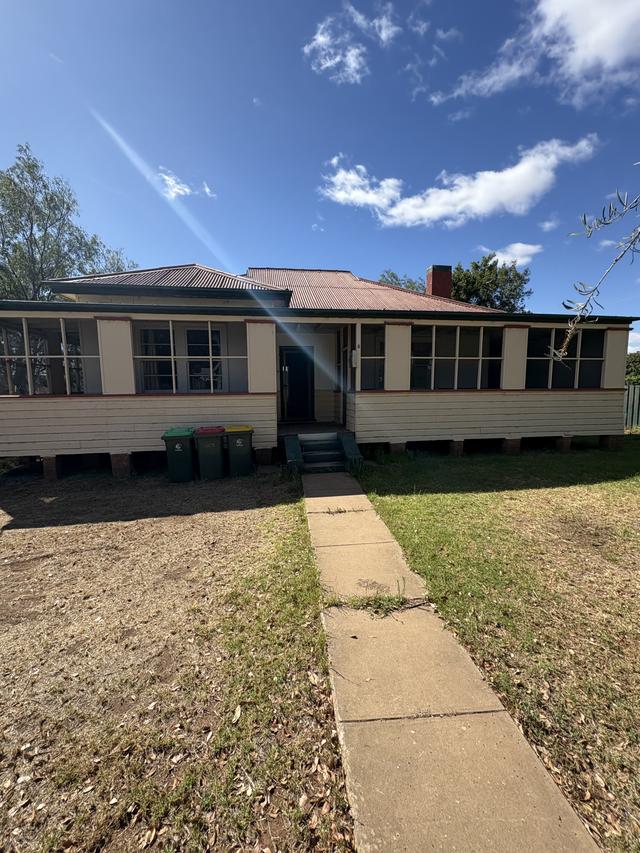 8 Dandaloo St, NSW 2823