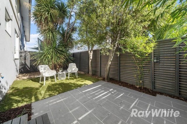 2/21 Royal Avenue, VIC 3163