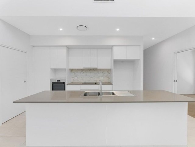 2/1 Latitude Blvde, QLD 4655