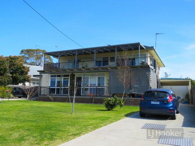 2/24 McMillan Grove, VIC 3880