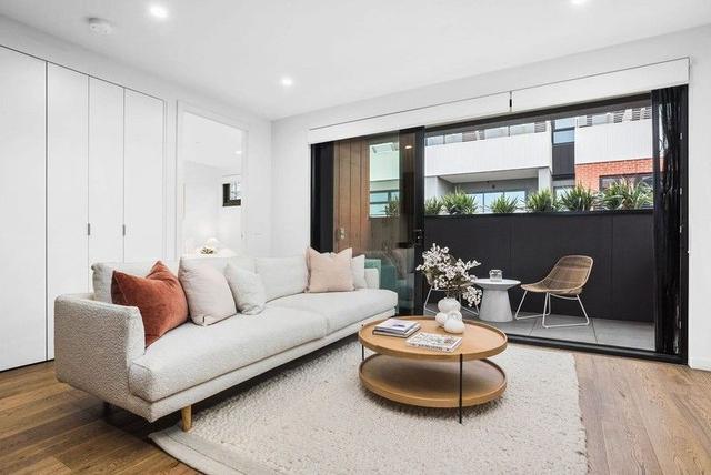 207/19 Hall Street, VIC 3192