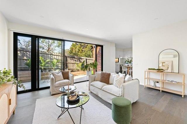 4/2 Headley Street, VIC 3058