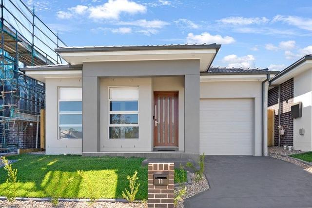 11 Dunstan Drive, NSW 2560