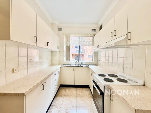 3/36-38 Hampton Court Rd, NSW 2218