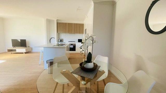 9/4 Frankcom Street, VIC 3130