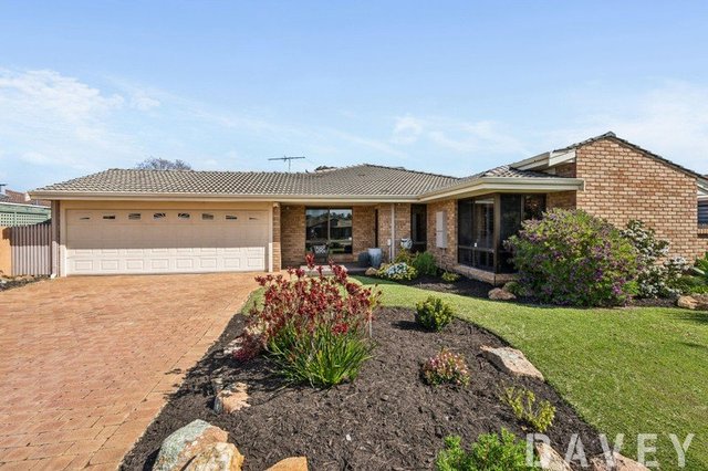17 Tandina Way, WA 6026