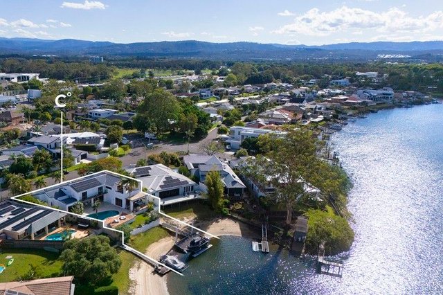 8 River Crescent, QLD 4218