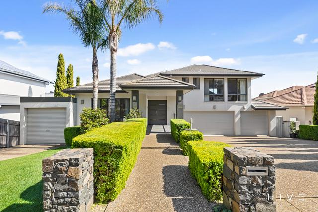 303 Gundaroo Drive, ACT 2912