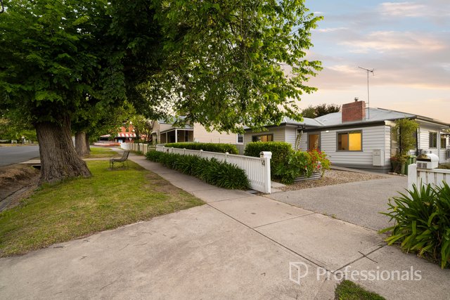 4 Albert Road, VIC 3747