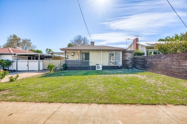 8 Mulga Street, VIC 3496