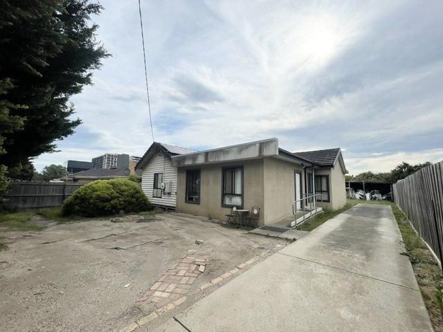 1/13 Cambro  Road, VIC 3168