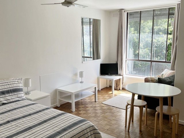 2/38 Charnwood Road, VIC 3182