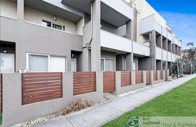 18/2-4 Hutton  Street, VIC 3175