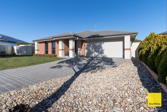 15 Angus Place, NSW 2621