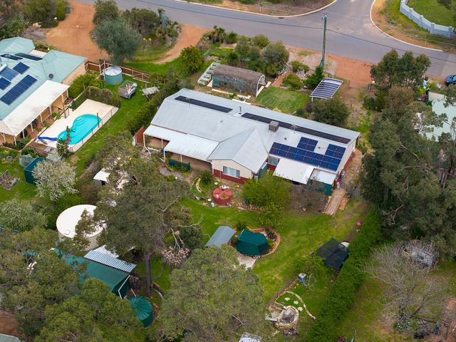 410 Samuel Street, WA 6082