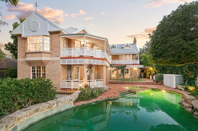 4 Kathryn Crescent, WA 6009