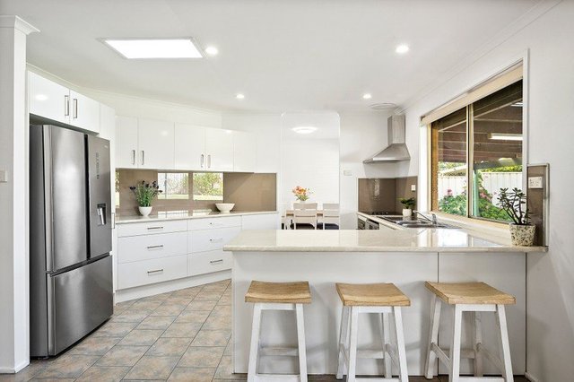 14 Kowari Crescent, NSW 2529