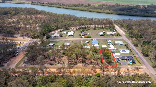6 West Street, QLD 4673