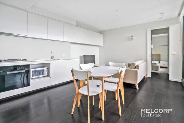 1404/151 Berkeley Street, VIC 3000