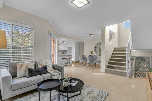 2/64 Armadale Street, QLD 4067