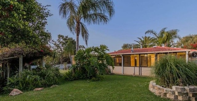 18 Parkway Gardens, WA 6167