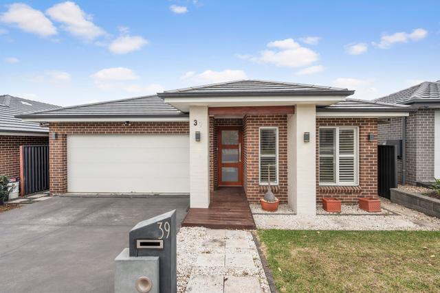 39 Loveday Street, NSW 2570