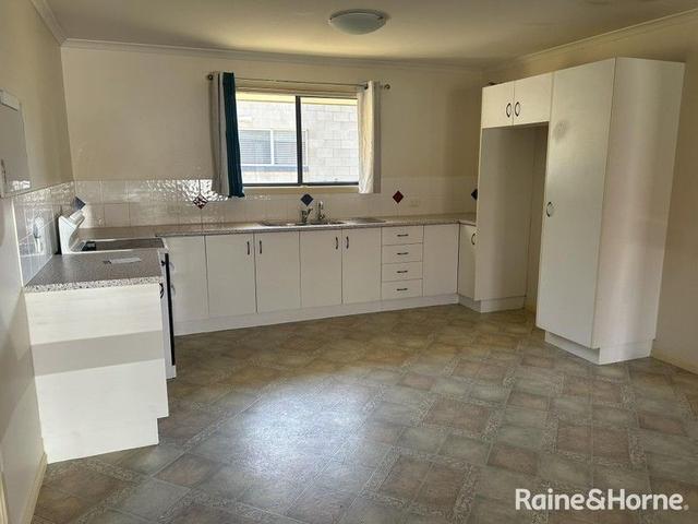 2/17 Martin Place, QLD 4610