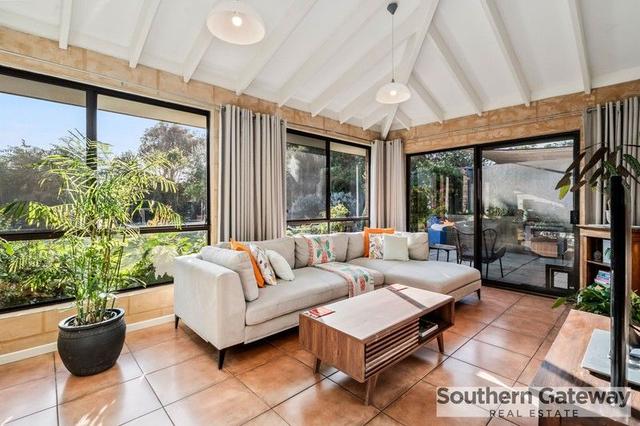 11 Hume Court, WA 6167