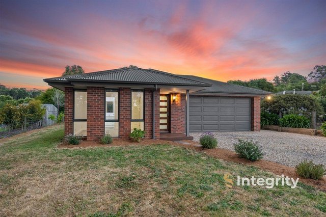 6 Pine Ridge Road, VIC 3757