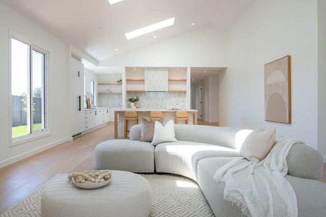 14 Redleaf Court, VIC 3722