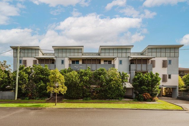 1/2 Rowell Street, QLD 4034