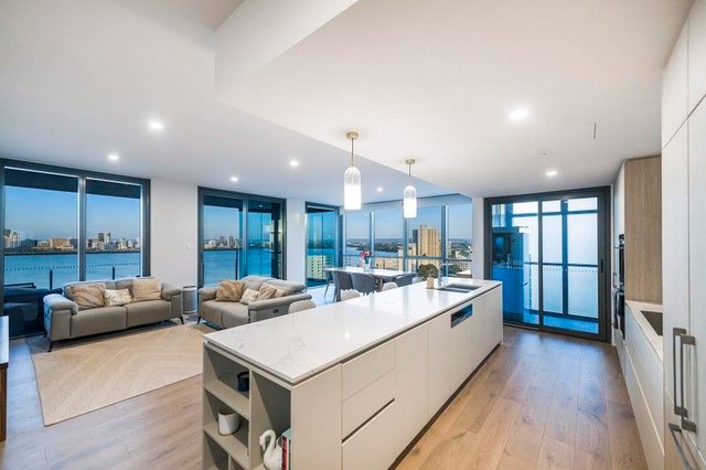 1703/99 Mill Point Road, WA 6151