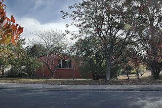 Side of house (2005-05-05)