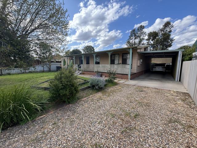 22 Brooks Crescent, NSW 2706