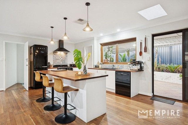 26 Nineham Avenue, WA 6163