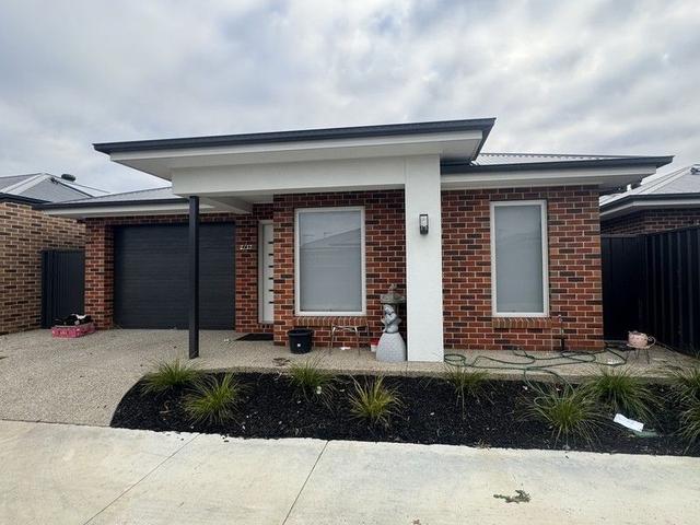 2/17 Buckworth Street, VIC 3631