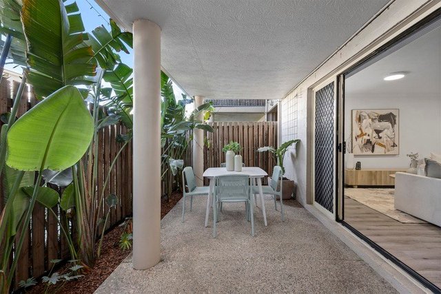1/121 Ekibin Road, QLD 4103