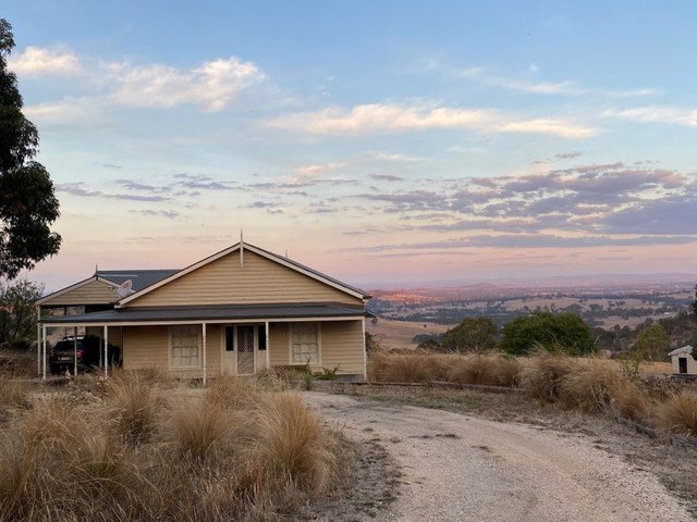 111 Barker Road, VIC 3453