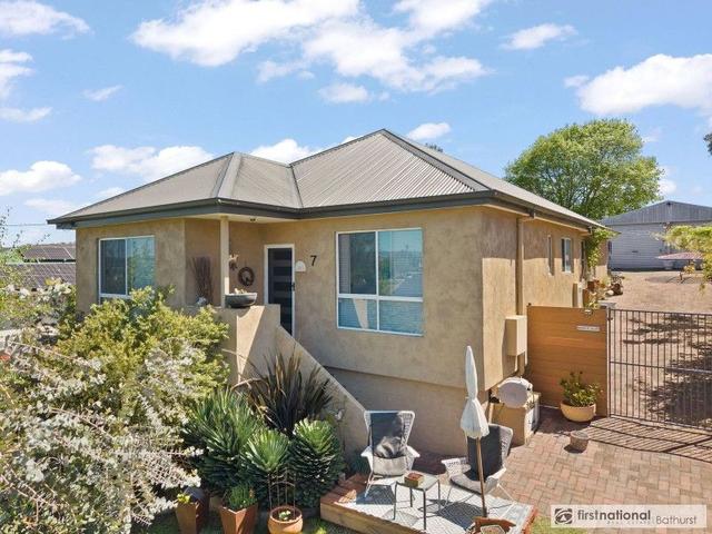7 Henderson Street, NSW 2795