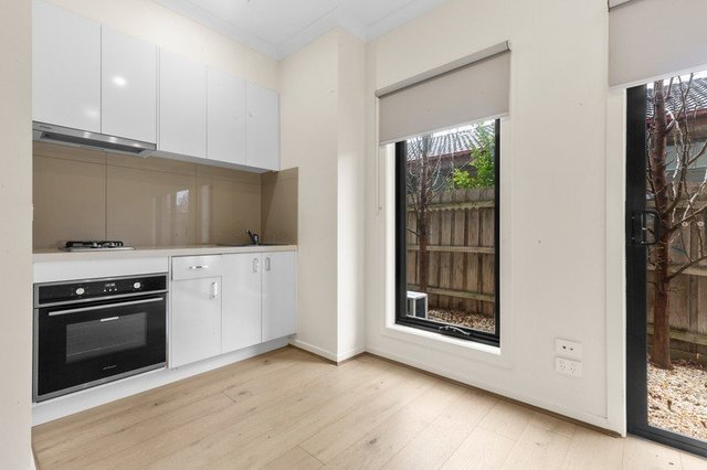 2/31 Erskine Street, VIC 3199
