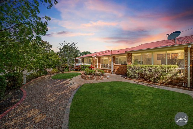 2 Fingleton Crescent, ACT 2906