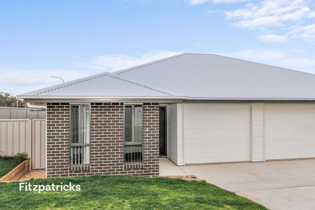 2/16 Gasnier Loop, NSW 2650