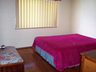 Bed 1 (2006-02-10)