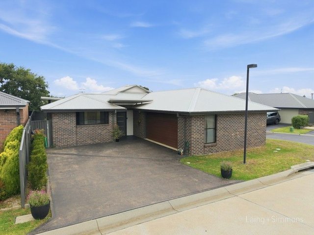 8/22 Freeman Crescent, NSW 2350