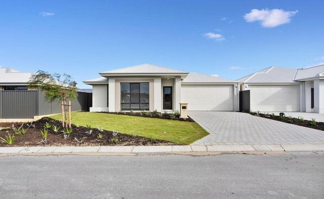 12 Bathers Promenade, WA 6036