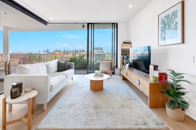 304/43 Peerless Avenue, QLD 4218