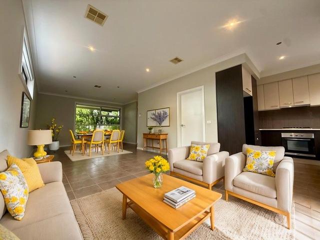 220 Windrock Avenue, VIC 3064