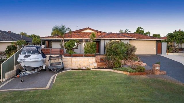 11 Stonecreek Close, WA 6108