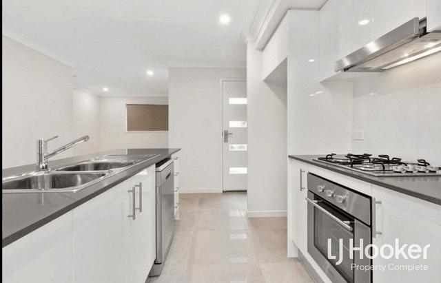 8 Cottage Place, QLD 4209